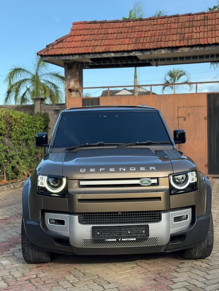 LAND ROVER DEFENDER 110