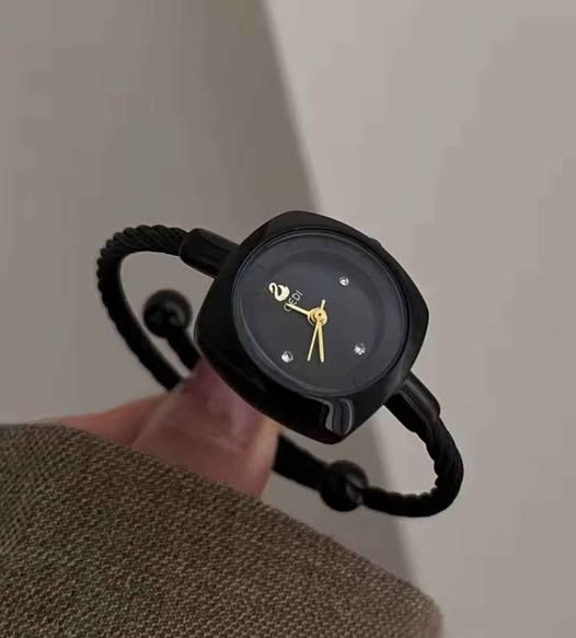 VINTAGE GEDI WATCH