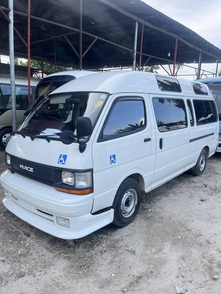 TOYOTA HIACE (CHESIS)