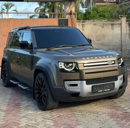 LAND ROVER DEFENDER 110