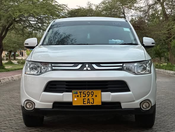 MISTUBISHI OUTLANDER NEW MODEL