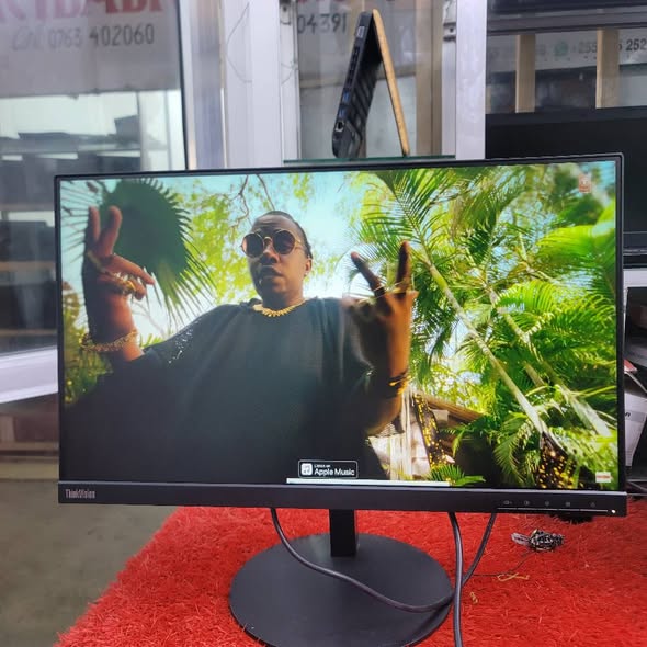 Lenovo ThinkVision Monitor Frameless. 24 Inches