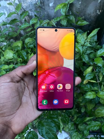 SAMSUNG A71. GB 128