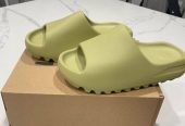 YEEZY SLIDE