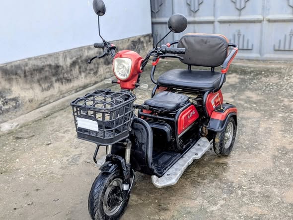 E-Bike. Three-Wheeler