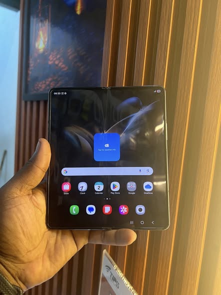 SAMSUNG FOLD 4