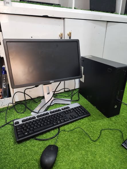 Desktop Full. RAM4, HDD 500GB