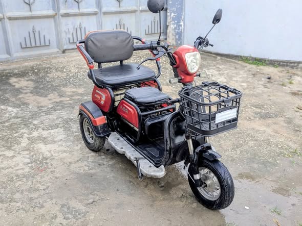 E-Bike. Three-Wheeler