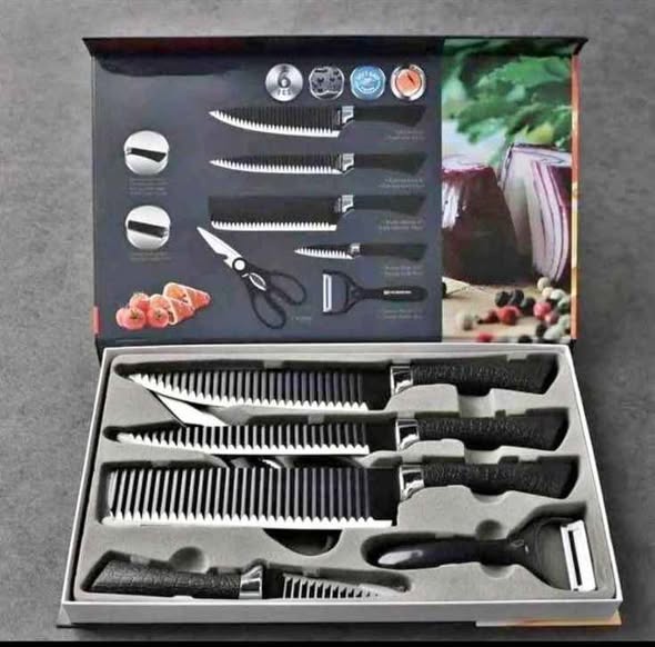KNIVES SET