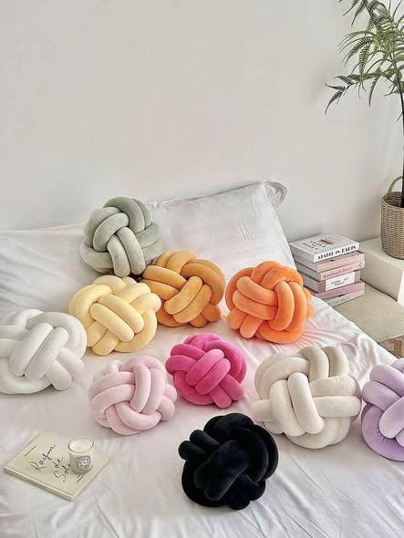 Knot Pillows