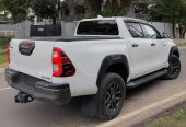 TOYOTA HILUX Pickup Double Cabin