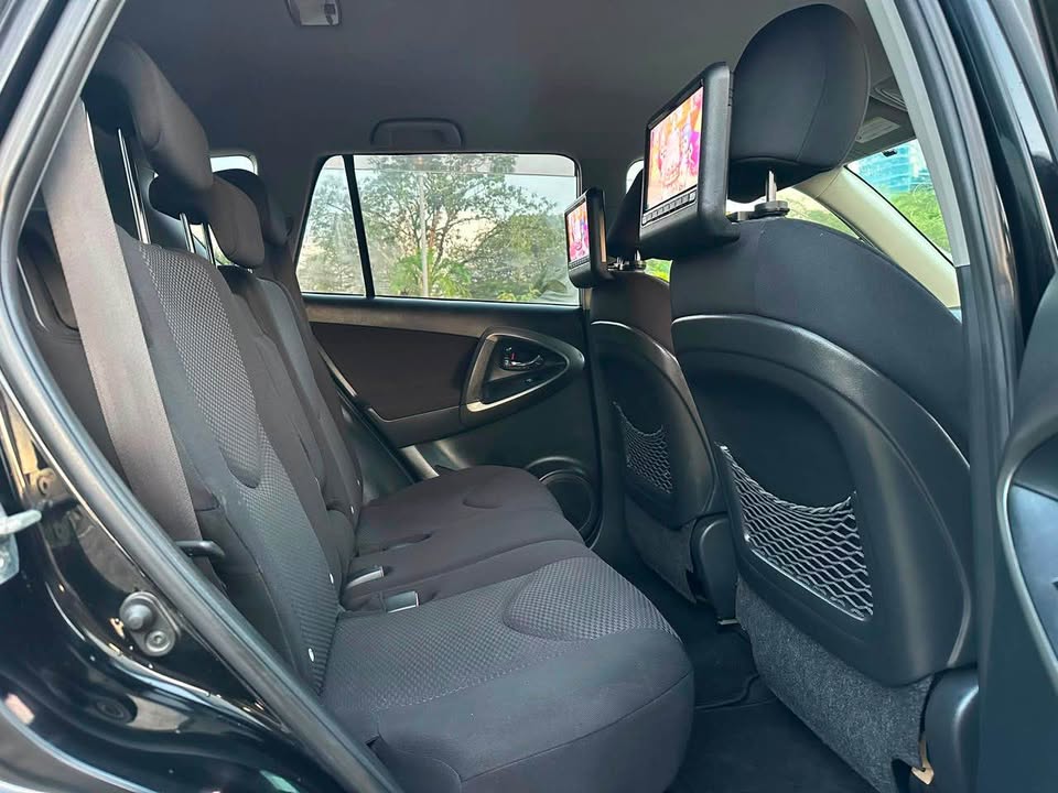 TOYOTA RAV4 2010