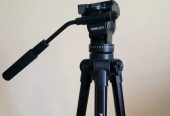 Weifang WF – 717 Fluid Head Tripod Stand