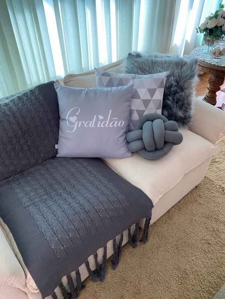 Knot Pillows
