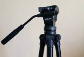 Weifang WF – 717 Fluid Head Tripod Stand