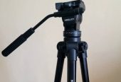 Weifang WF – 717 Fluid Head Tripod Stand