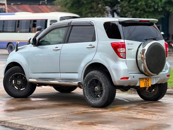 TOYOTA RUSH