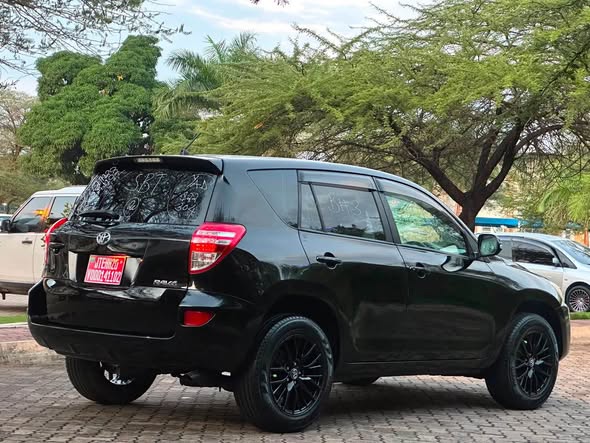 TOYOTA RAV4 2010