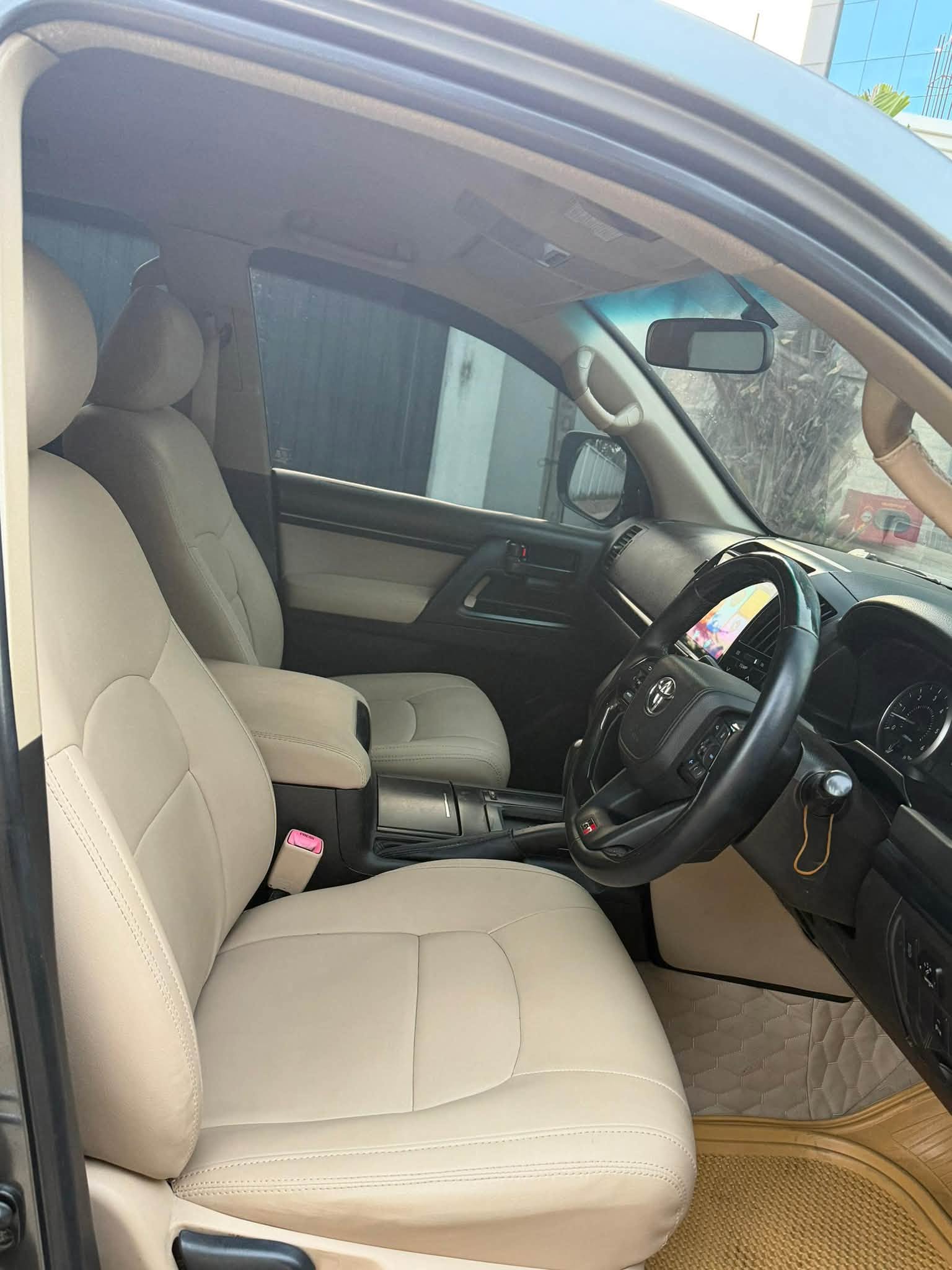 TOYOTA LAND CRUISER VX