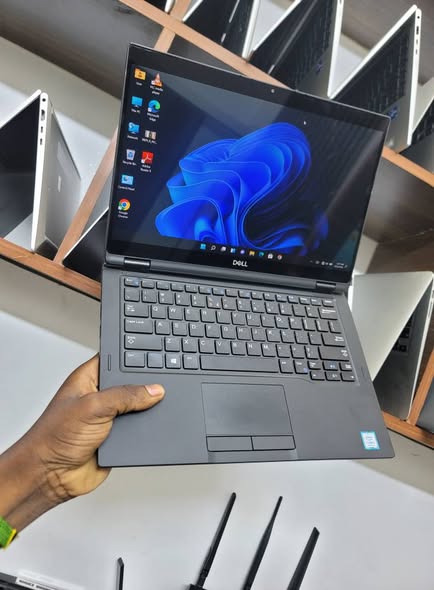 Dell Latitude 7390 x360. Touch Screen