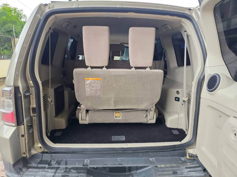 MITSUBISHI PAJERO