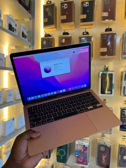 MACBOOK AIR 2020