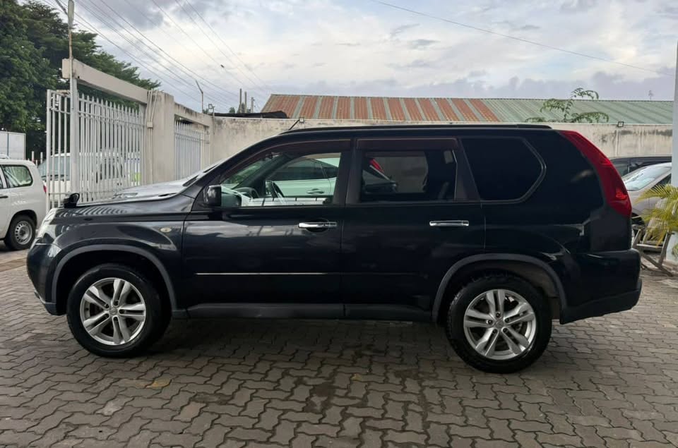 NISSAN XTRAIL. 2012 Model