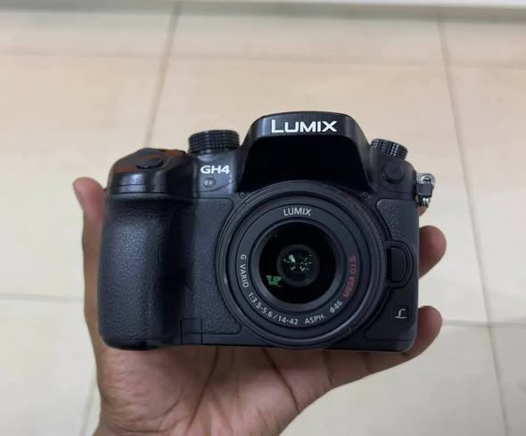 Panasonic Lumix GH4 Camera
