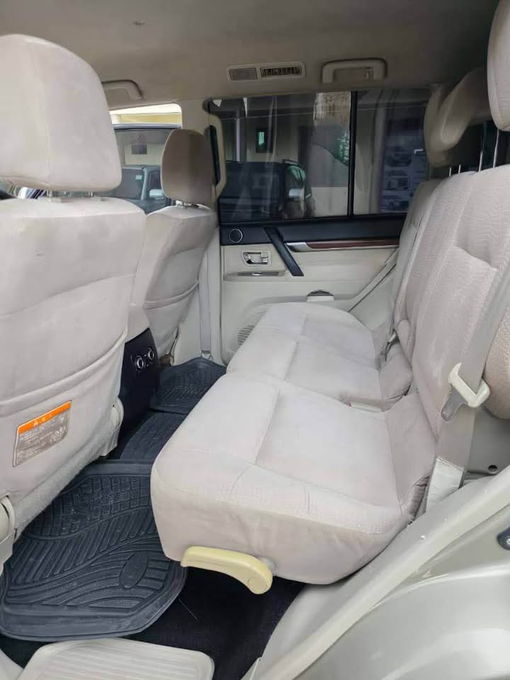 MITSUBISHI PAJERO