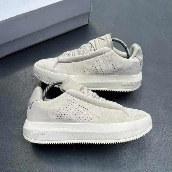ADIDAS ACESMASH