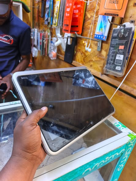 DELL XPS SSD 128GB RAM 4GB TOUCH SCREEN