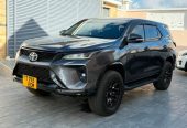 TOYOTA FORTUNER 2018