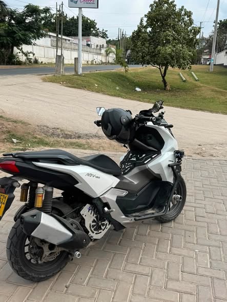 Honda adv 160 ABS 2025