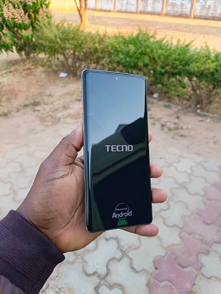 TECNO CAMON 40 PRO