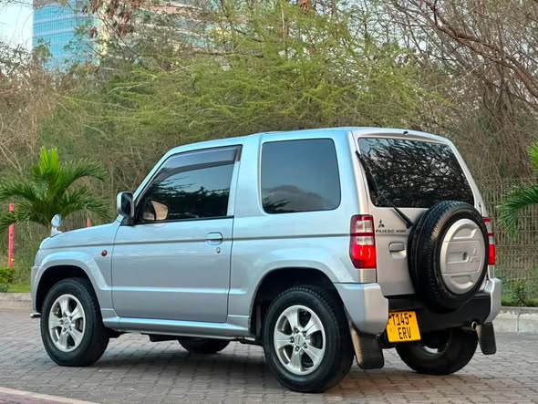 MITSUBISHI PAJERO MINI