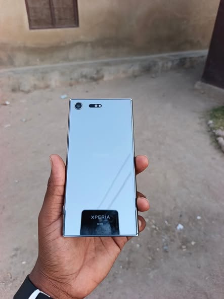 SONY XPERIA XZ