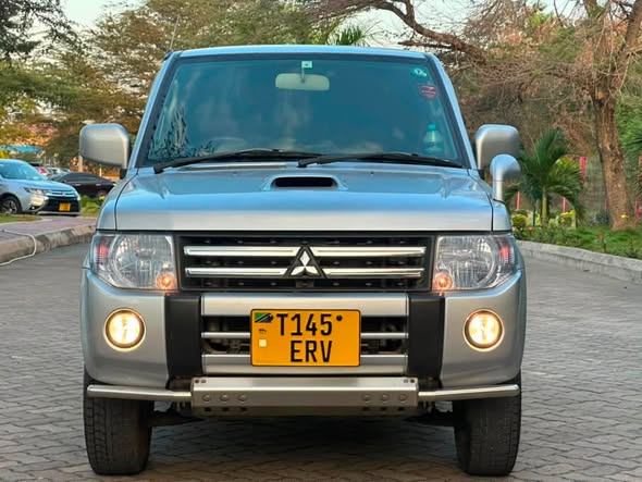 MITSUBISHI PAJERO MINI