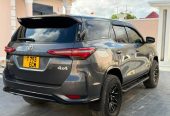 TOYOTA FORTUNER 2018