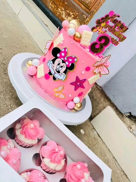 Birthday Cakes Order Now!