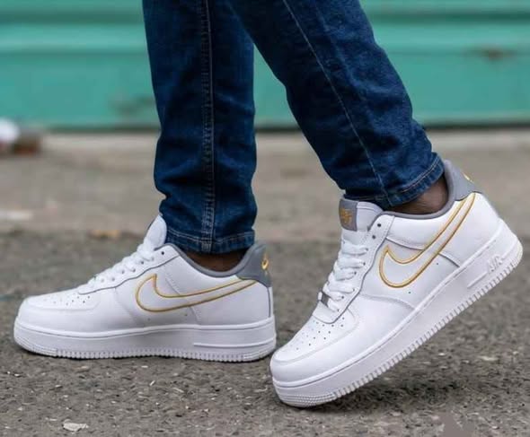 NIKE AIR FORCE