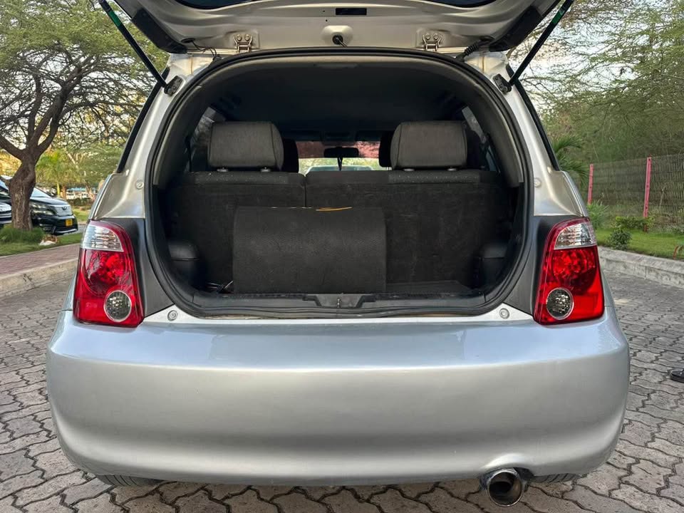 TOYOTA IST