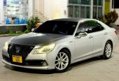 TOYOTA CROWN HYBRID 2015