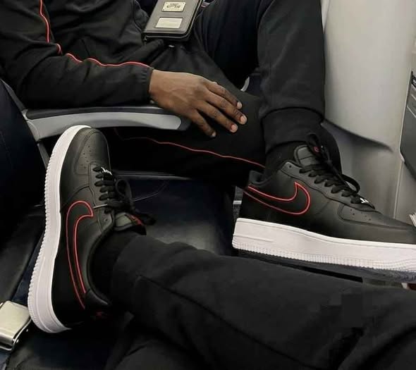 NIKE AIR FORCE