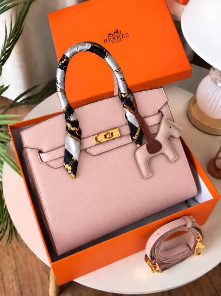 Ladies’ Elegant Bags