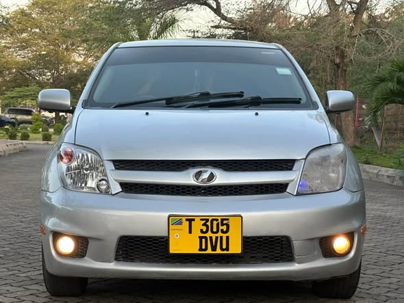 TOYOTA IST