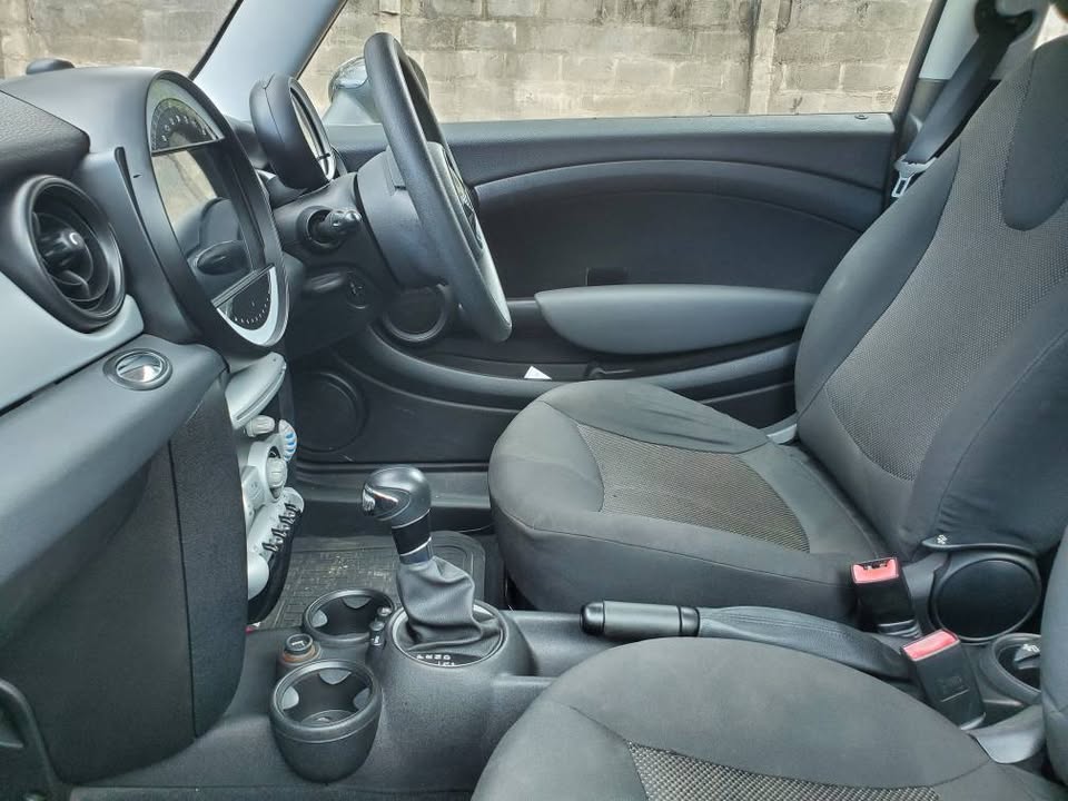 BMW MINI COOPER 2010 Model