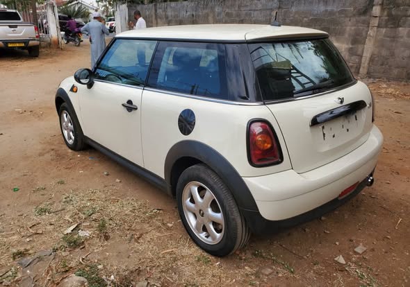 BMW MINI COOPER 2010 Model