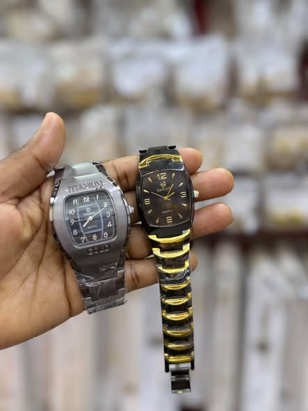 Attractive Watches Mix Available