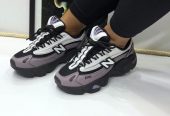New Balance Chunky Sneakers