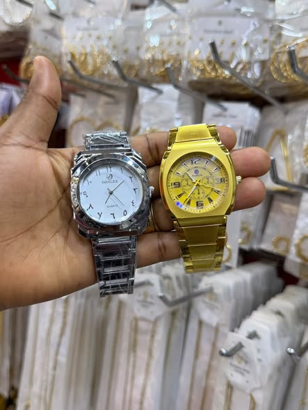 Attractive Watches Mix Available